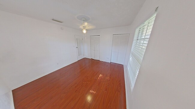 Building Photo - 3/2 in Casselberry with Awesome Lot and La...