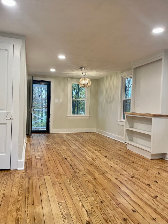 Building Photo - 27318 Morgnec Rd