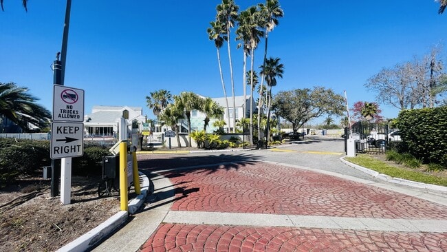 Building Photo - 2512 Woodgate Blvd