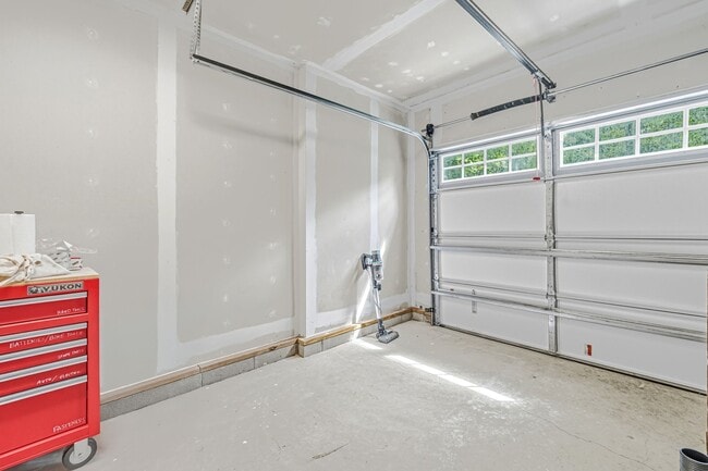 Building Photo - 2601 Bristol Pl