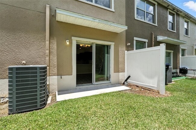 Building Photo - 10608 Savannah Plantation Ct