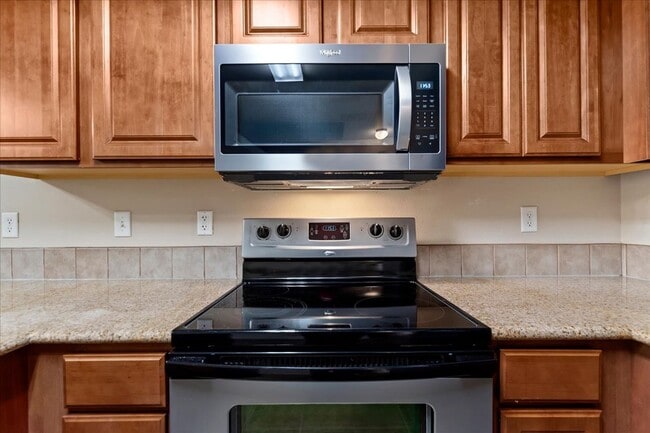 Building Photo - 9824 W Rosecroft Ct