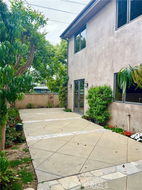 Building Photo - 264 Santa Isabel Ave