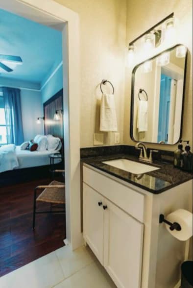 Building Photo - 315 N Rollston Ave