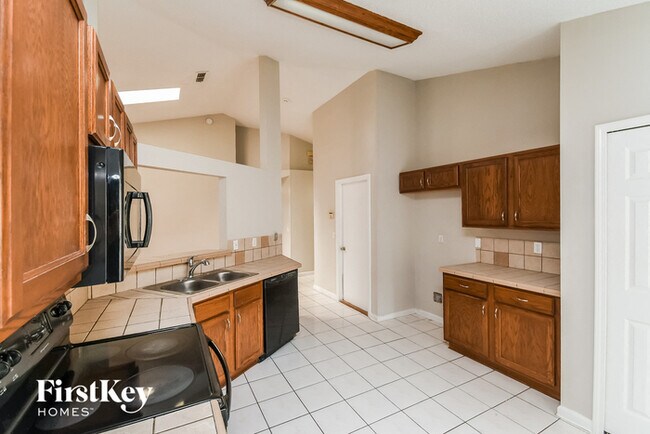 Building Photo - 3500 Wentworth Cir W