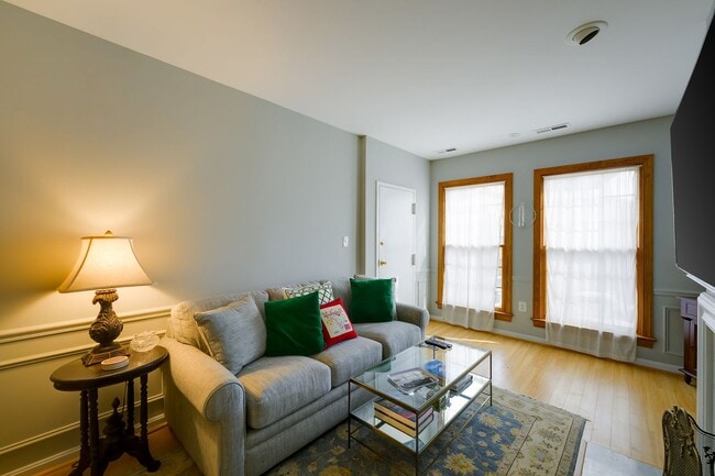 Building Photo - Turnkey Furnished 1 Bed Steps from the U.S. Capitol