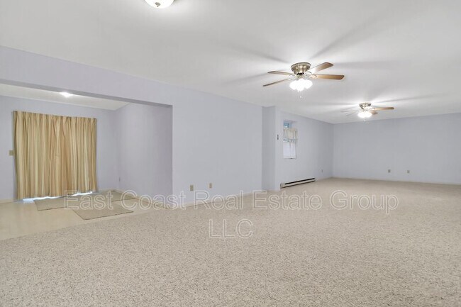 Building Photo - 184 Larkspur Ln