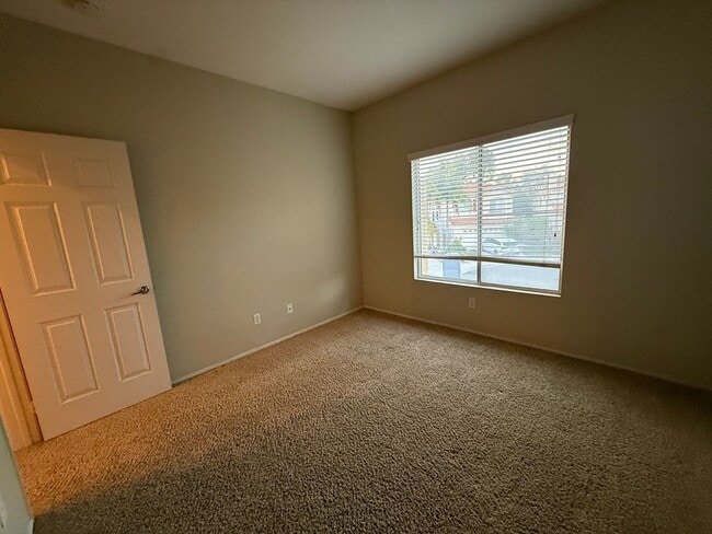 Building Photo - Scripps 3br plus loft garage yard granite kitchen TEXT 858-774-1574