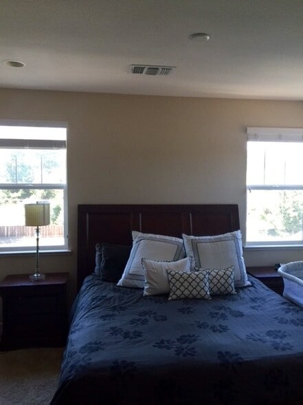 master bedroom - 722 El Paseo Cir