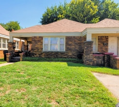 Building Photo - 2528 NW 11th St