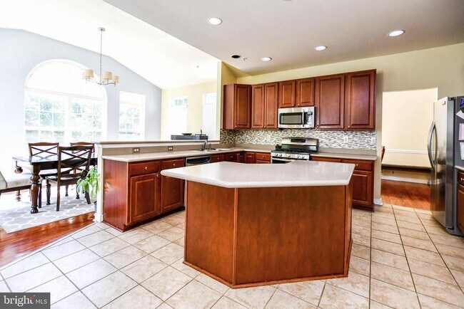 Building Photo - 13003 Belle Meade Trace