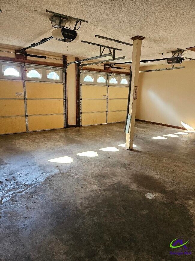 Building Photo - 103 Hunters Glen