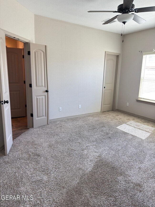 Building Photo - 13956 Lago Vista Ave