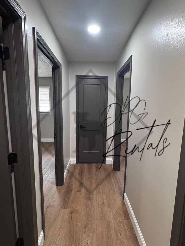 Building Photo - 135 Rhea Dr