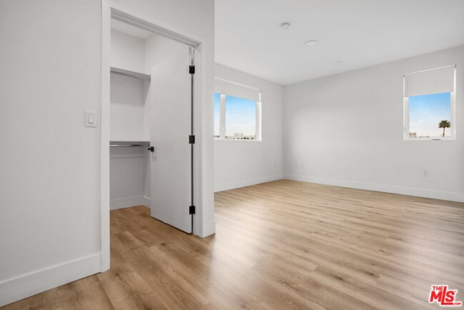 Building Photo - 5657 Virginia Ave