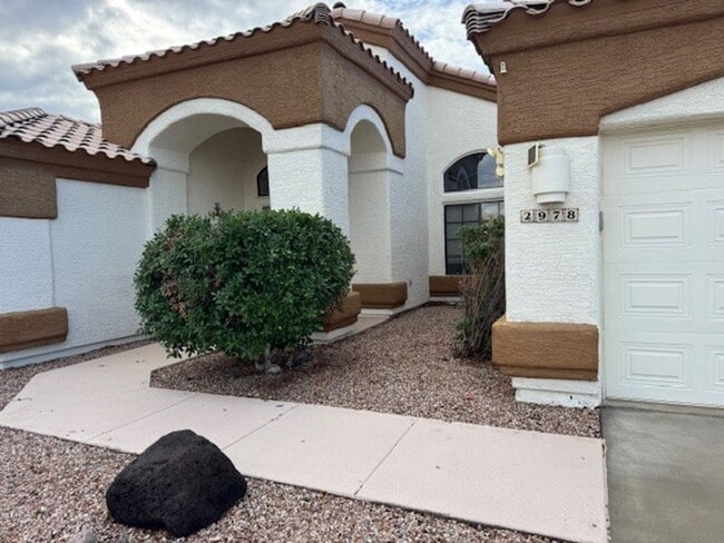 Building Photo - 3BR with SOLAR-NO Electric Bills! RV Gate & Parking, Bullhead Parkway