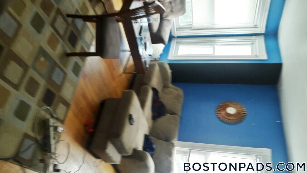 Building Photo - 35 Brookline St