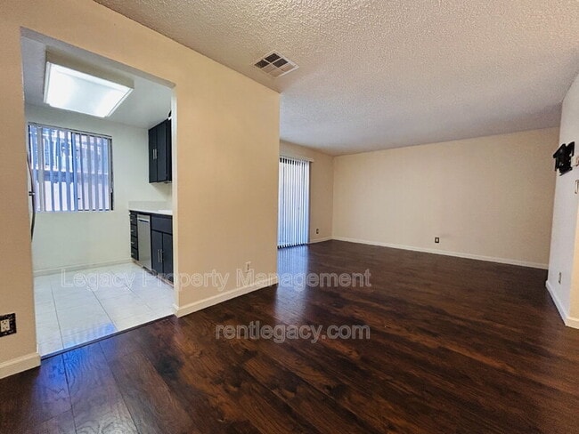 Building Photo - 2410 Starlight Ln