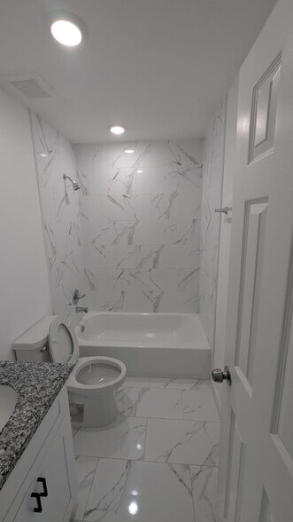 Building Photo - 7904 Shotwell St