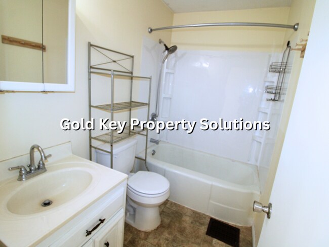 Building Photo - MUNCIE 3 BR 1 BA House with Carport and Large Yard (SECTION 8 APPROVED)