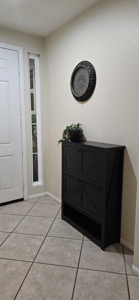 Building Photo - 395 Plaza Calimar