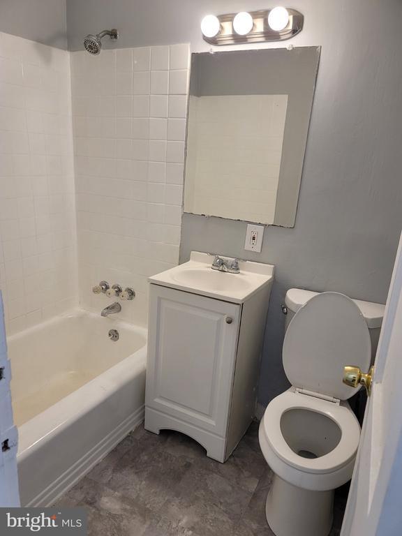 Building Photo - 5037 Benning Rd SE