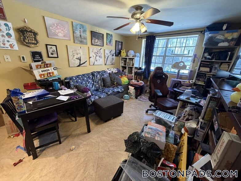 Building Photo - 1 Colonial Dr