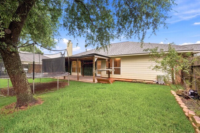 Building Photo - 111 Thunder Basin Dr