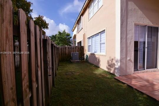 Building Photo - 5527 NW 113th Ave