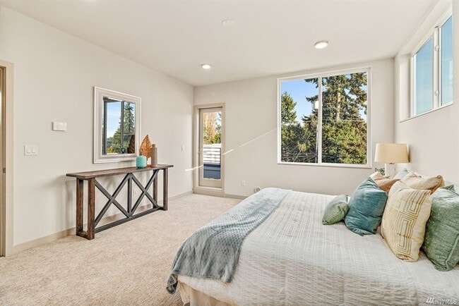 Building Photo - 3bd/2.25ba Seattle Townhome