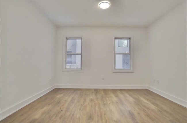 Building Photo - 517 Willow Ave