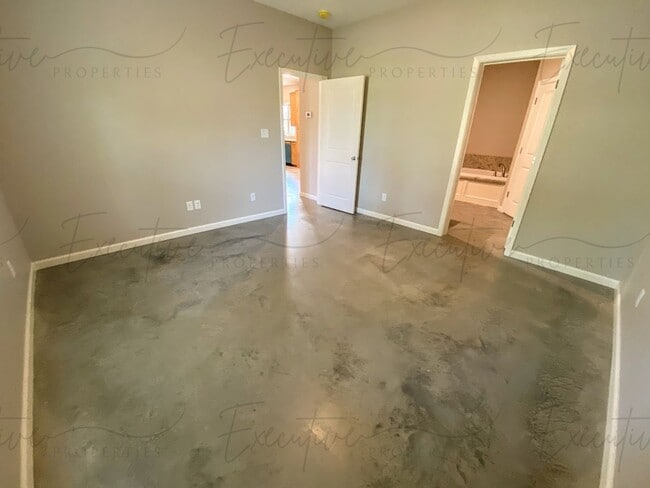 Building Photo - South LC - 3BR/2BA with Carport & Custom Features