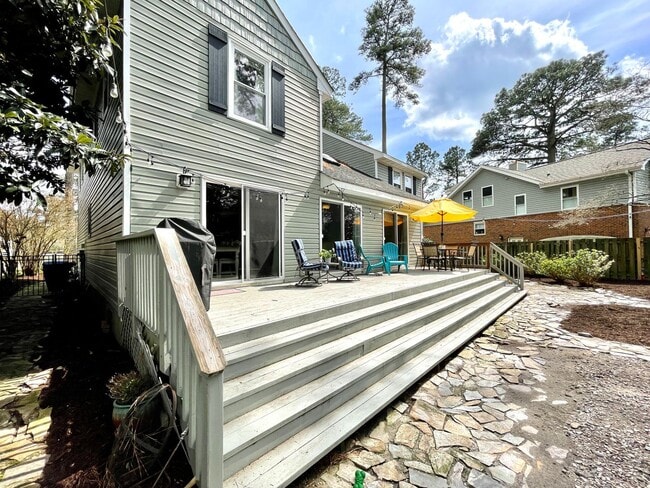 Building Photo - Spacious 6 bedroom home in Virginia Beach