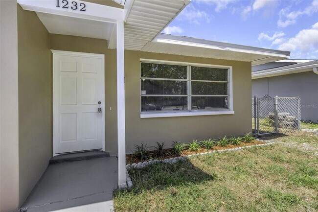 Building Photo - 1230 Amble Ln