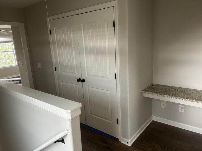 Building Photo - 2 Bedroom, 2.5 Bath Townhome in Goodlettesville