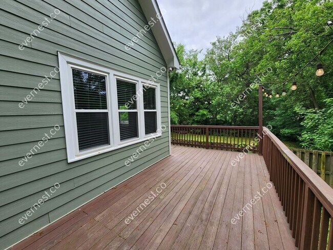 Building Photo - 219 Randolph St NE