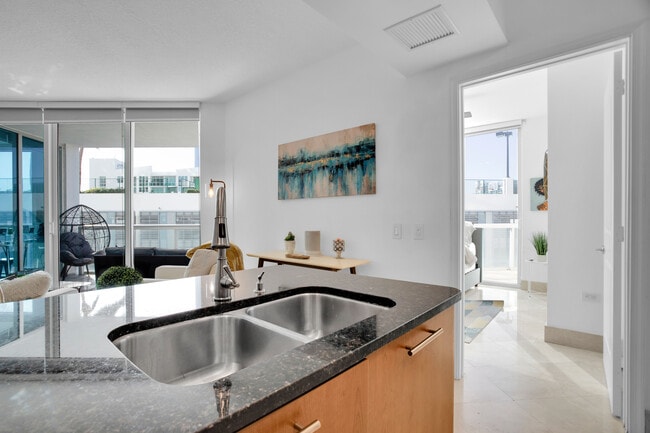 Building Photo - 480 NE 30th St