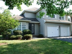 Building Photo - 12 Roxiticus Ct