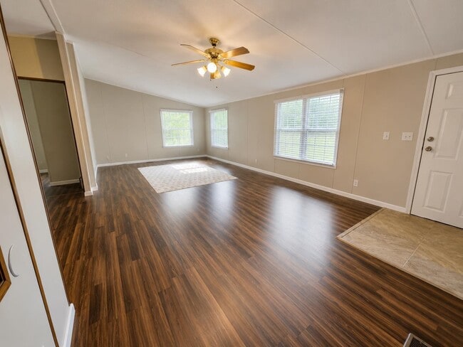 Building Photo - 402 Co Rd 126A