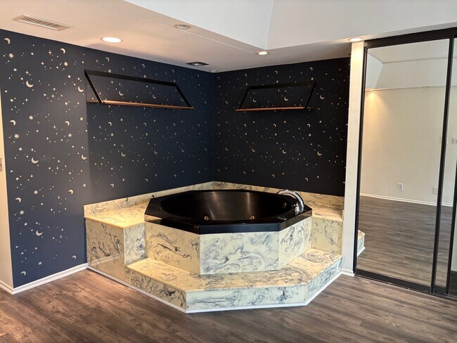 Jaccuzi in master Bedroom - 801 Ocean Ave