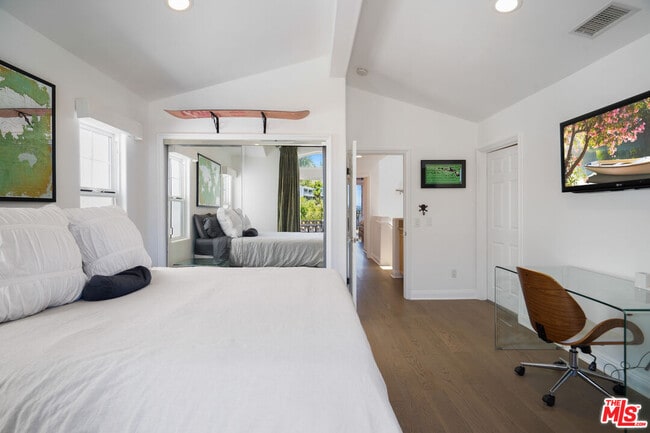 Building Photo - 6450 Lunita Rd