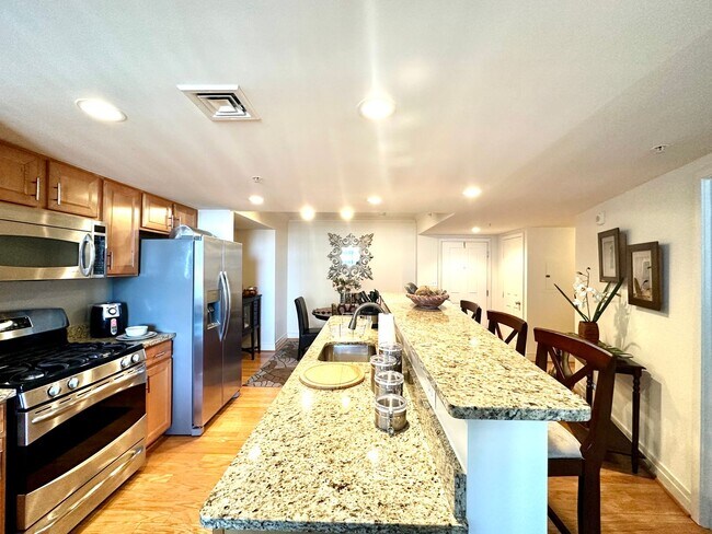 Building Photo - Fully Furnished Luxurious 2 Bedroom Condo ...