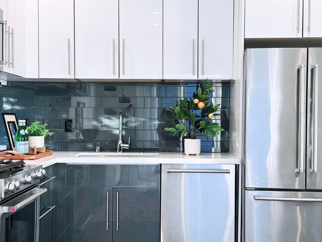 Building Photo - 1525 NW 60th St