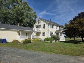 Building Photo - 98 Stockbridge St