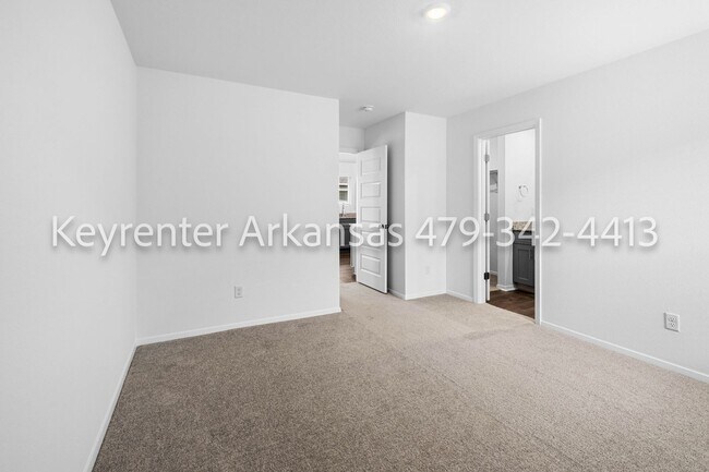 Building Photo - Stunning Newer Construction in Fayetteville!