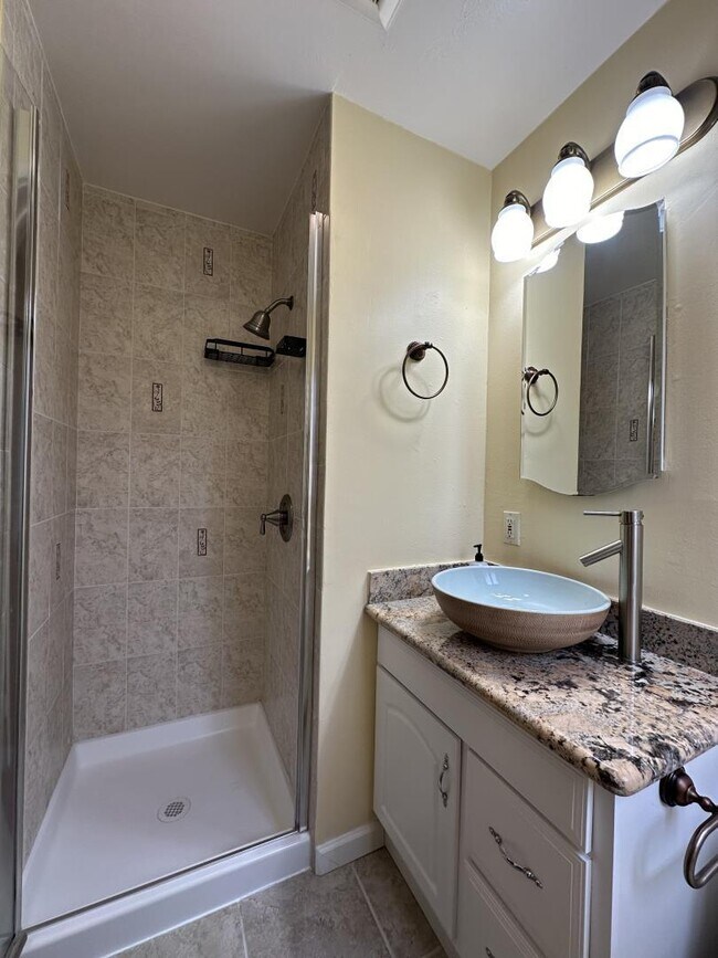 Building Photo - 1934 Foxworthy Ave