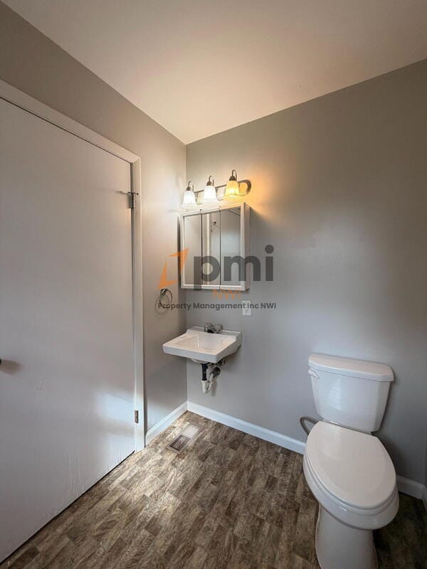 Building Photo - 774 Fox River Rd