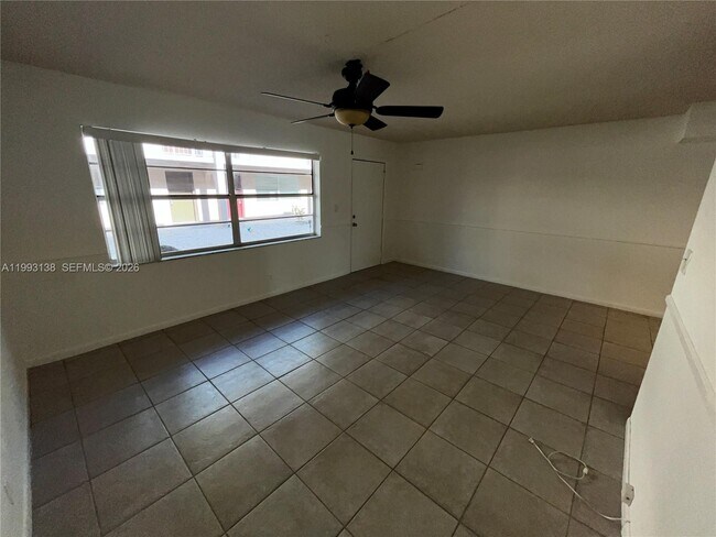 Building Photo - 1100 SE 4th Ave