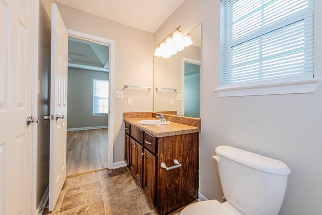 Building Photo - 321 Grand Ave