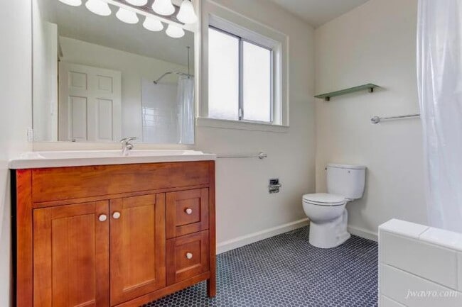 Building Photo - 1 bedroom in San Francisco CA 94112